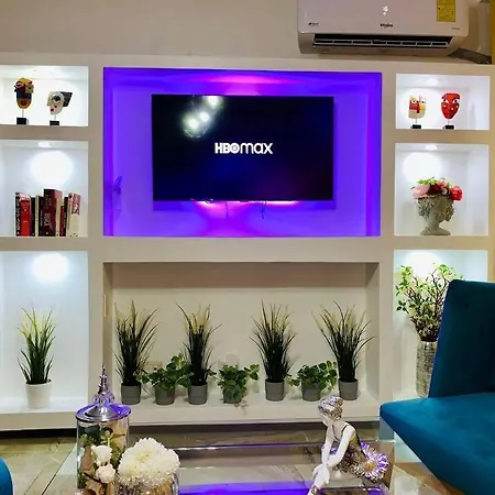 Romantic Studio W/Jacuzzi 15 Min Airport